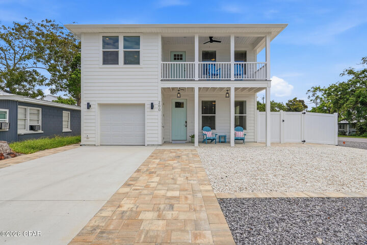Property Photo:  200 Coronodo Place  FL 32413 