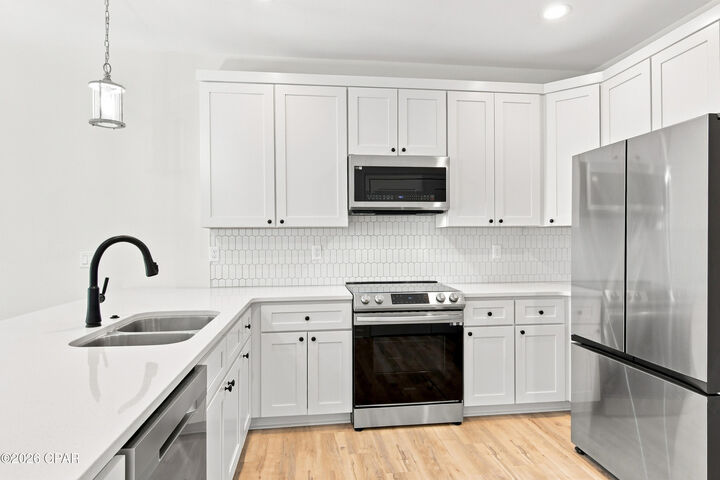 Property Photo: 113 Heather Drive FL 32413