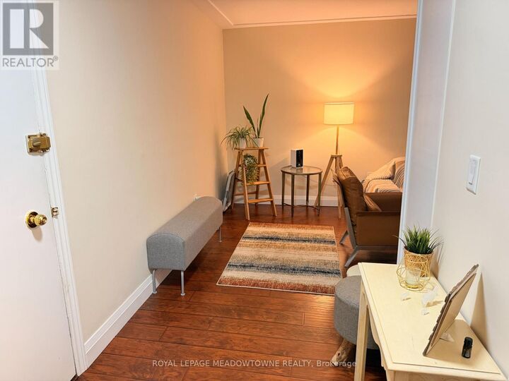 Property Photo:  11 Woodman Drive 411  ON L8K 4E3 