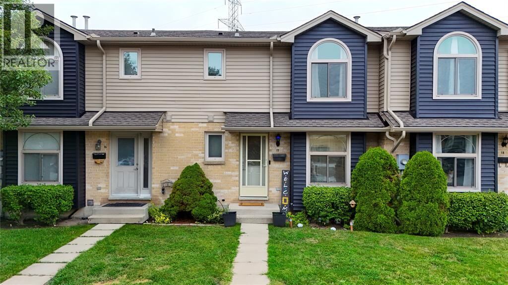 Property Photo:  27 York Crescent 17  ON N7S 6H9 