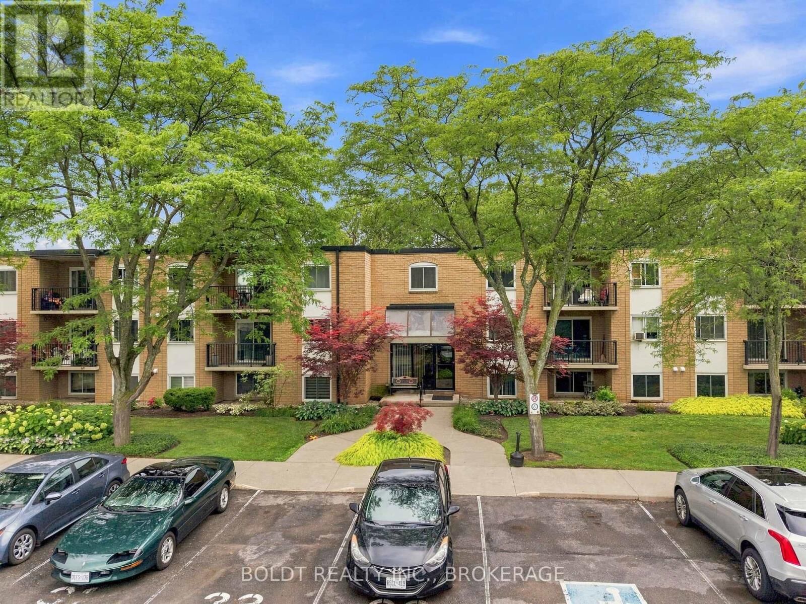 Property Photo: 6 Westlake Lane 110 ON L2N 5S3