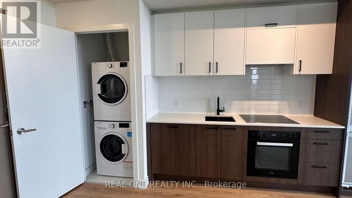 Property Photo:  5 Quarrington Lane 2310  ON M3C 0S5 