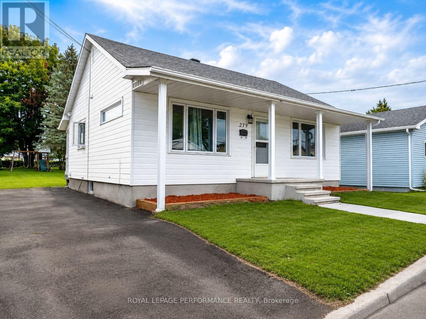 Property Photo:  279 Catherine Street  ON K6A 1Z7 