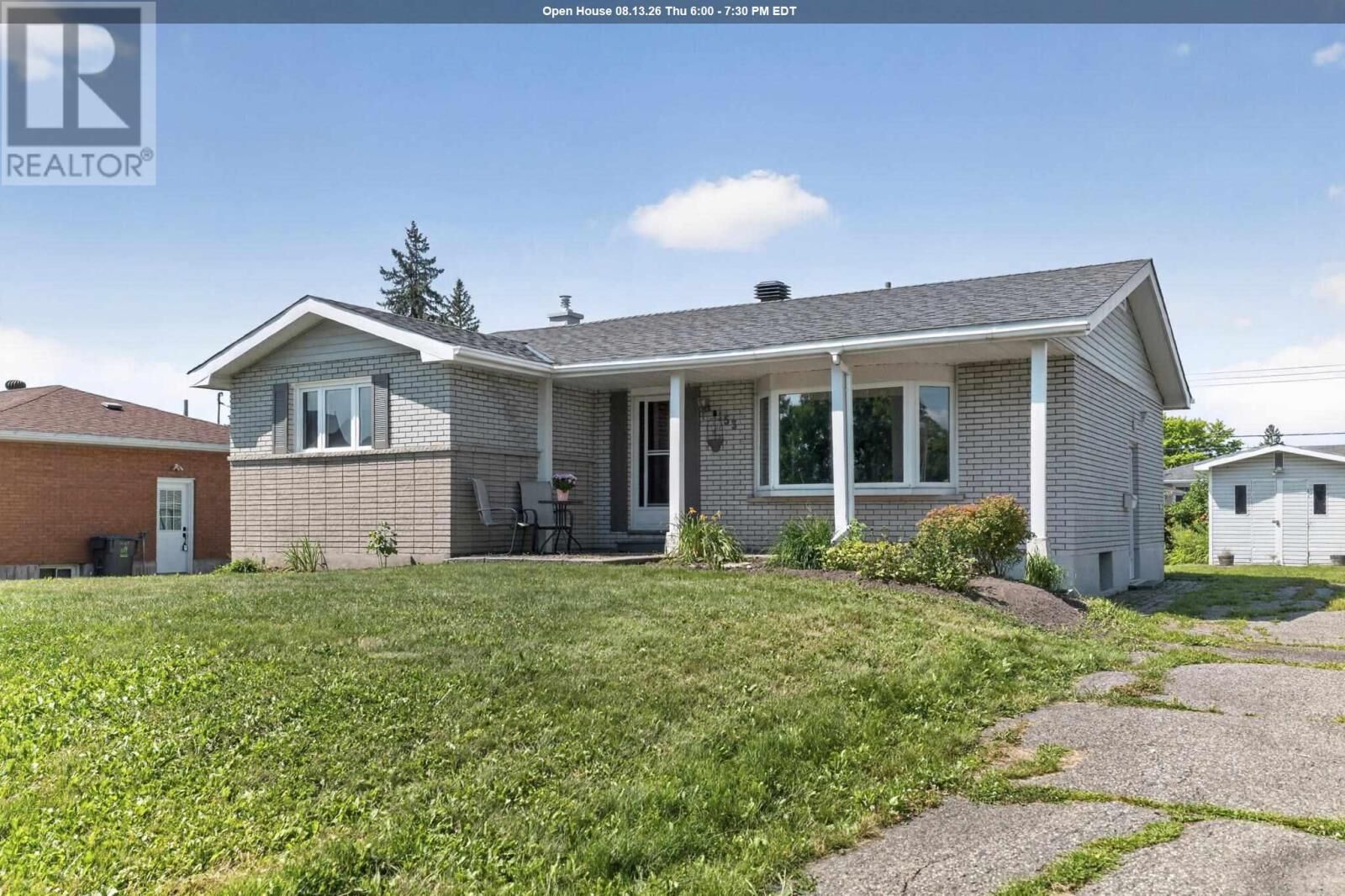 Property Photo: 153 Caledon St ON P6B 5C2