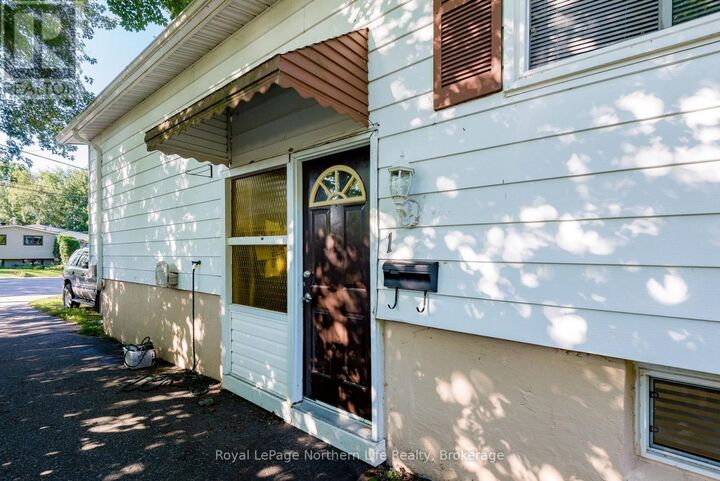 Property Photo:  3 David Court  ON P1A 3W3 