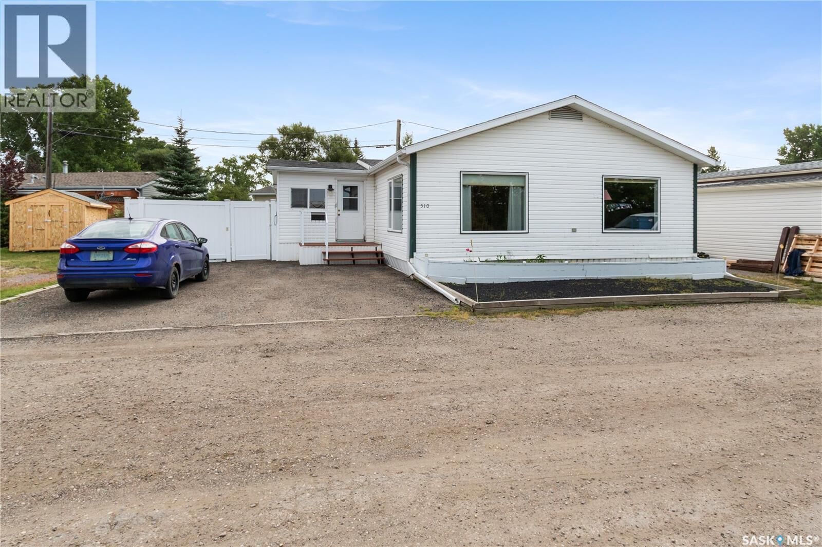 Property Photo:  510 City View Estates  SK S4P 3W8 