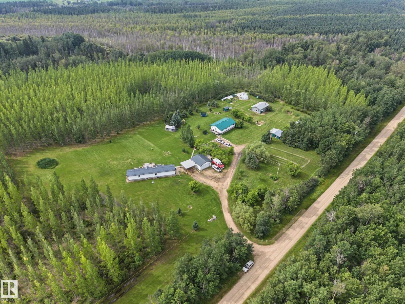 Property Photo: 3025 Twp Road 562 AB T0E 1A0
