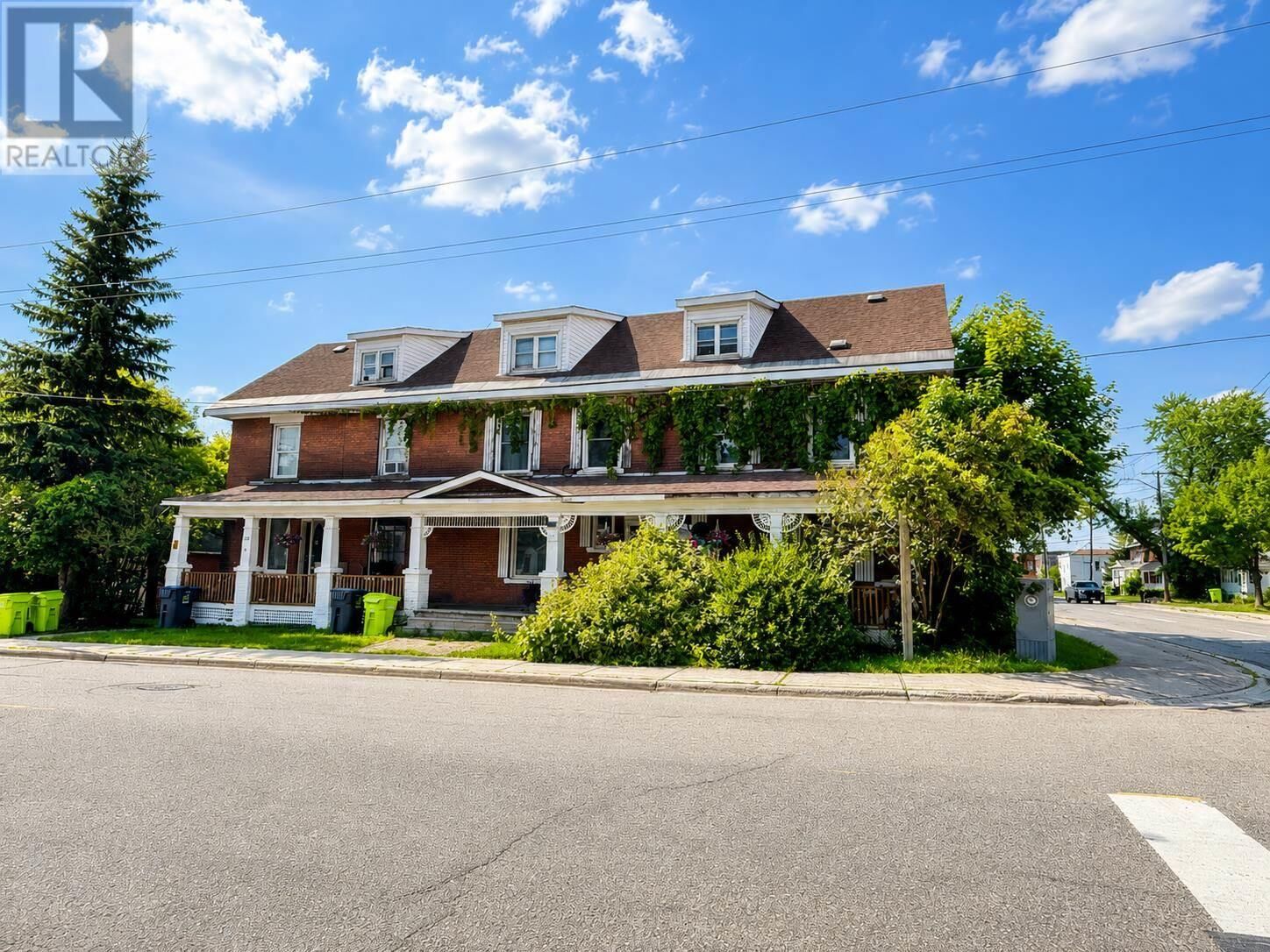 Property Photo:  137-141 Tancred St  ON P6A 2W2 