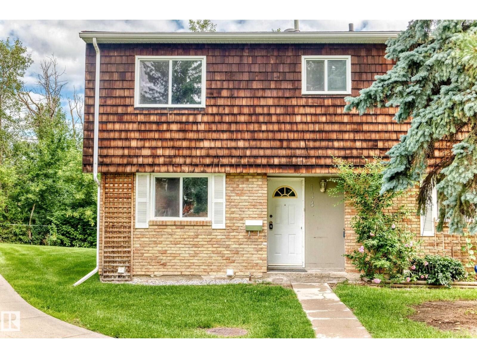 Property Photo:  138 Great Oa  AB T8A 0V8 