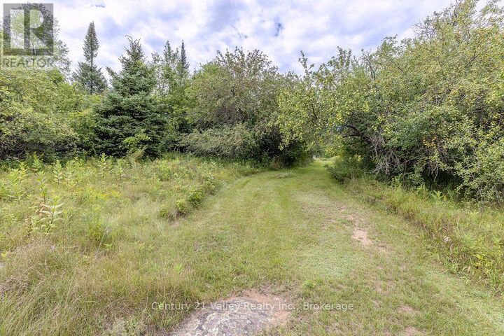 Property Photo: 290 Pucker Street ON K7V 3Z9