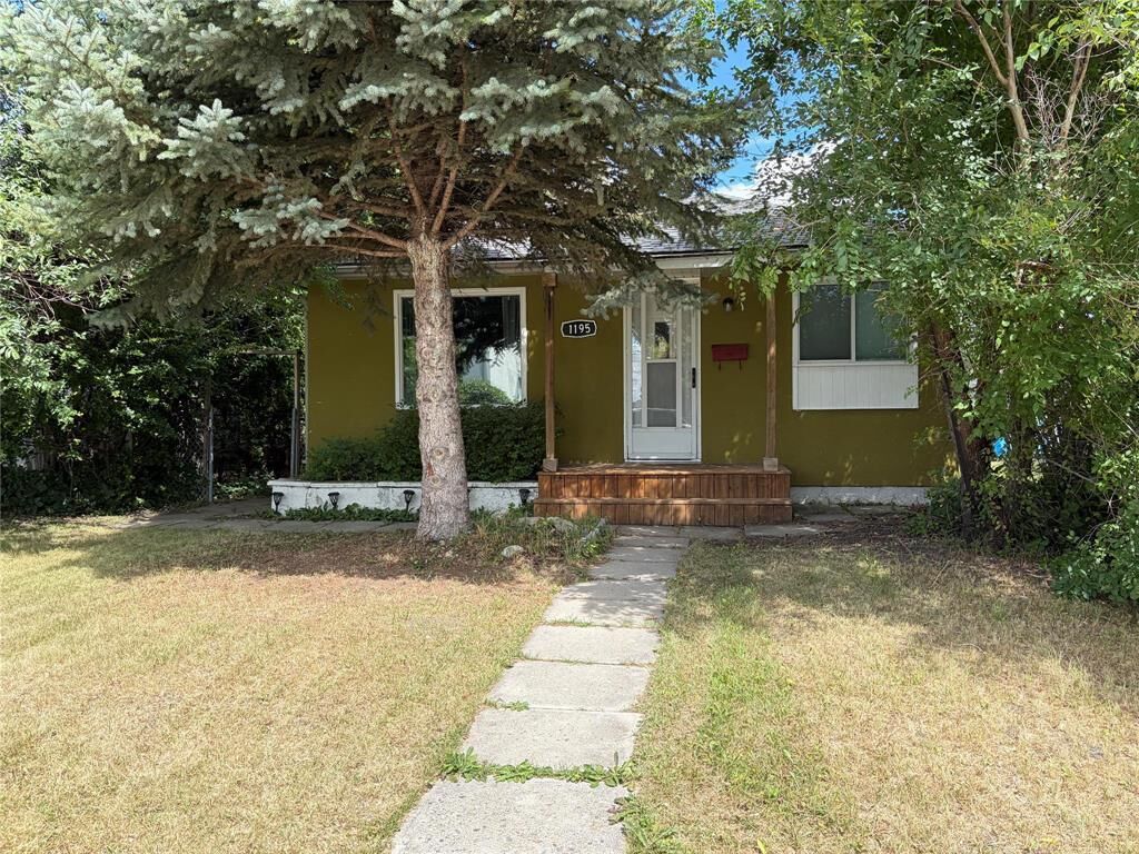 Property Photo: 1195 Pritchard Avenue MB R2X 0G7