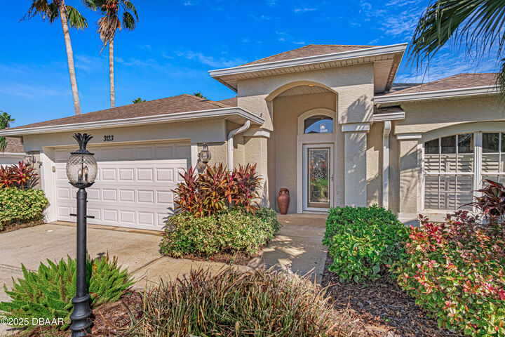 Property Photo: 3123 Waterway Place FL 32128