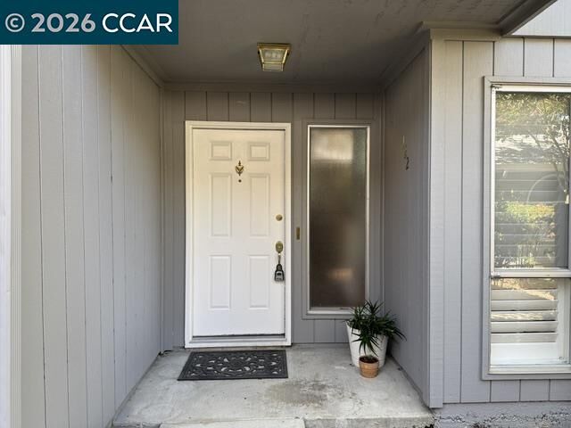 Property Photo: 122 Cleaveland Rd 6 CA 94523