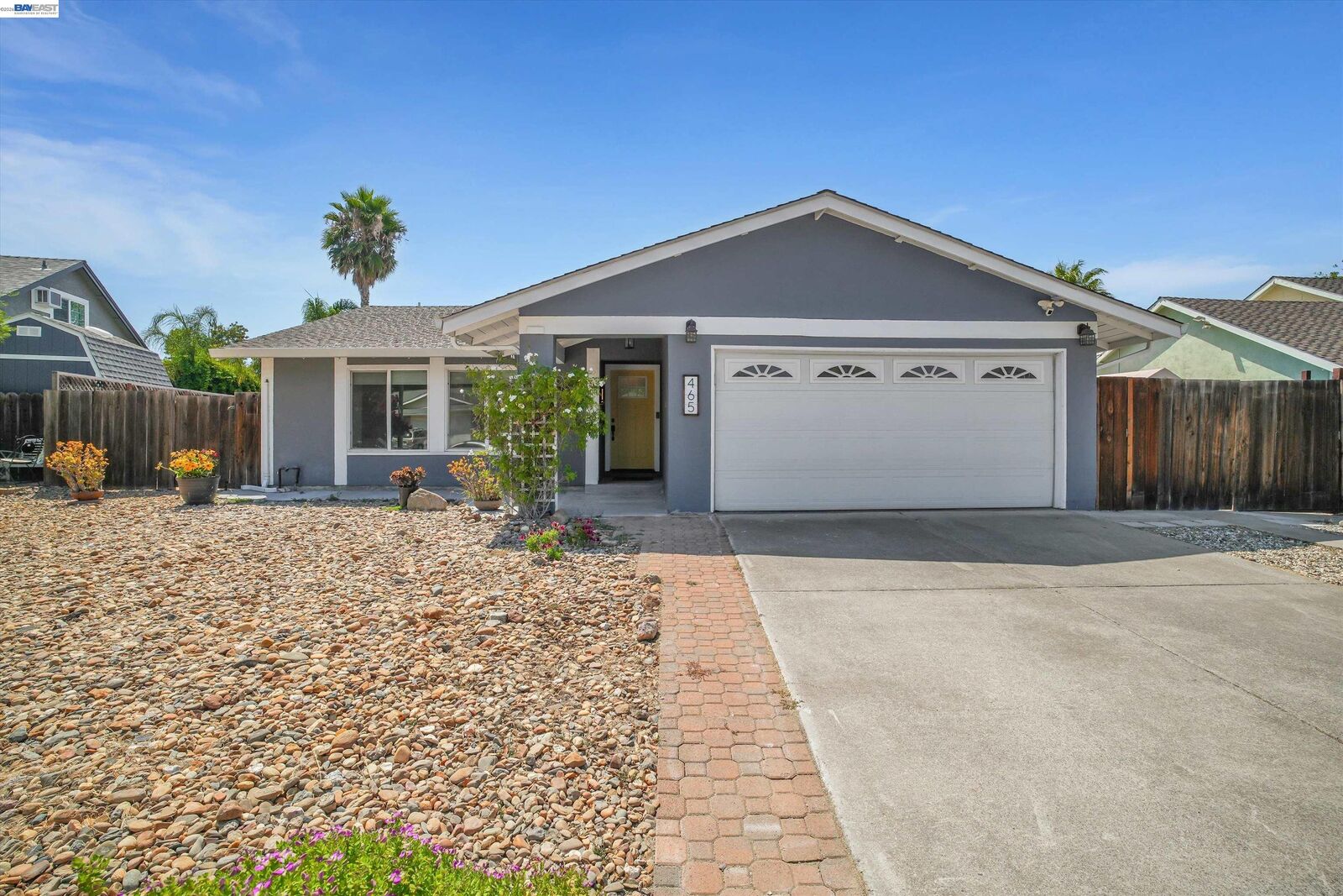 Property Photo: 465 Swan Dr CA 94551