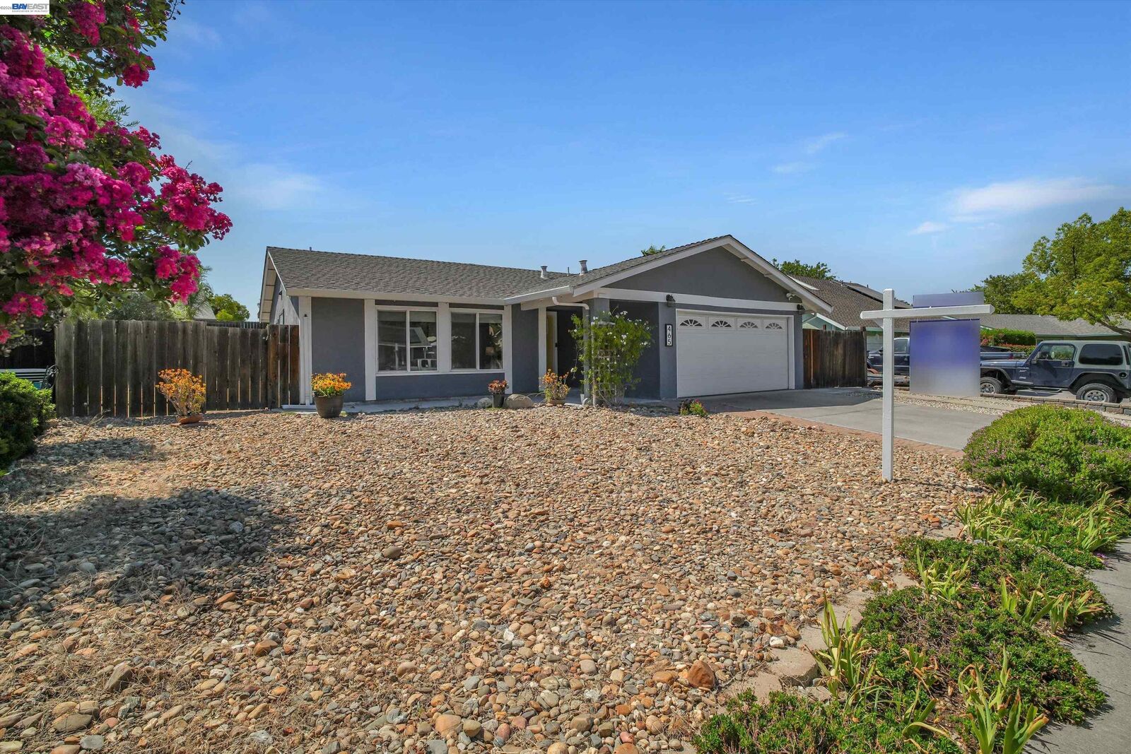 Property Photo: 465 Swan Dr CA 94551