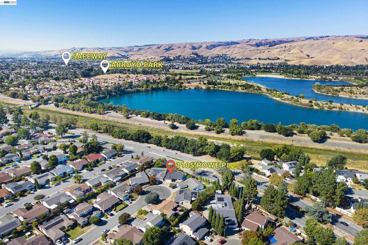 Property Photo:  3105 Rowe Pl  CA 94536 