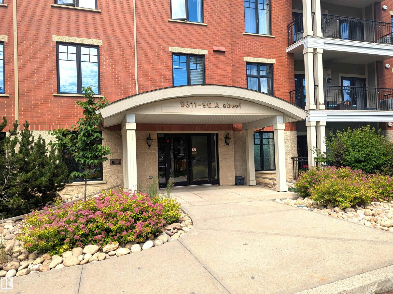 Property Photo:  9811 96A Street NW 302  AB T6A 4A4 