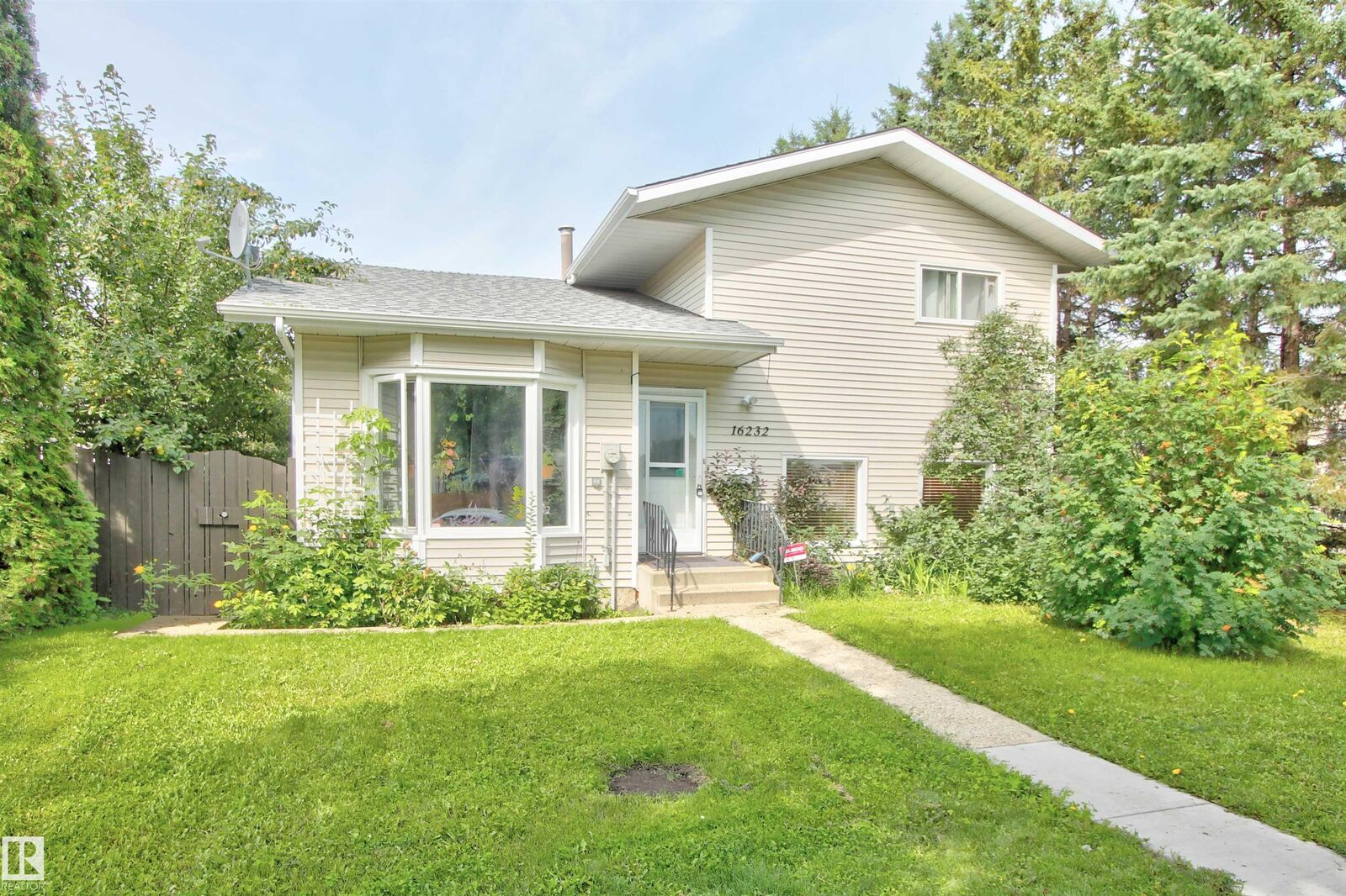 Property Photo: 16232 100 Street NW AB T5X 4R7