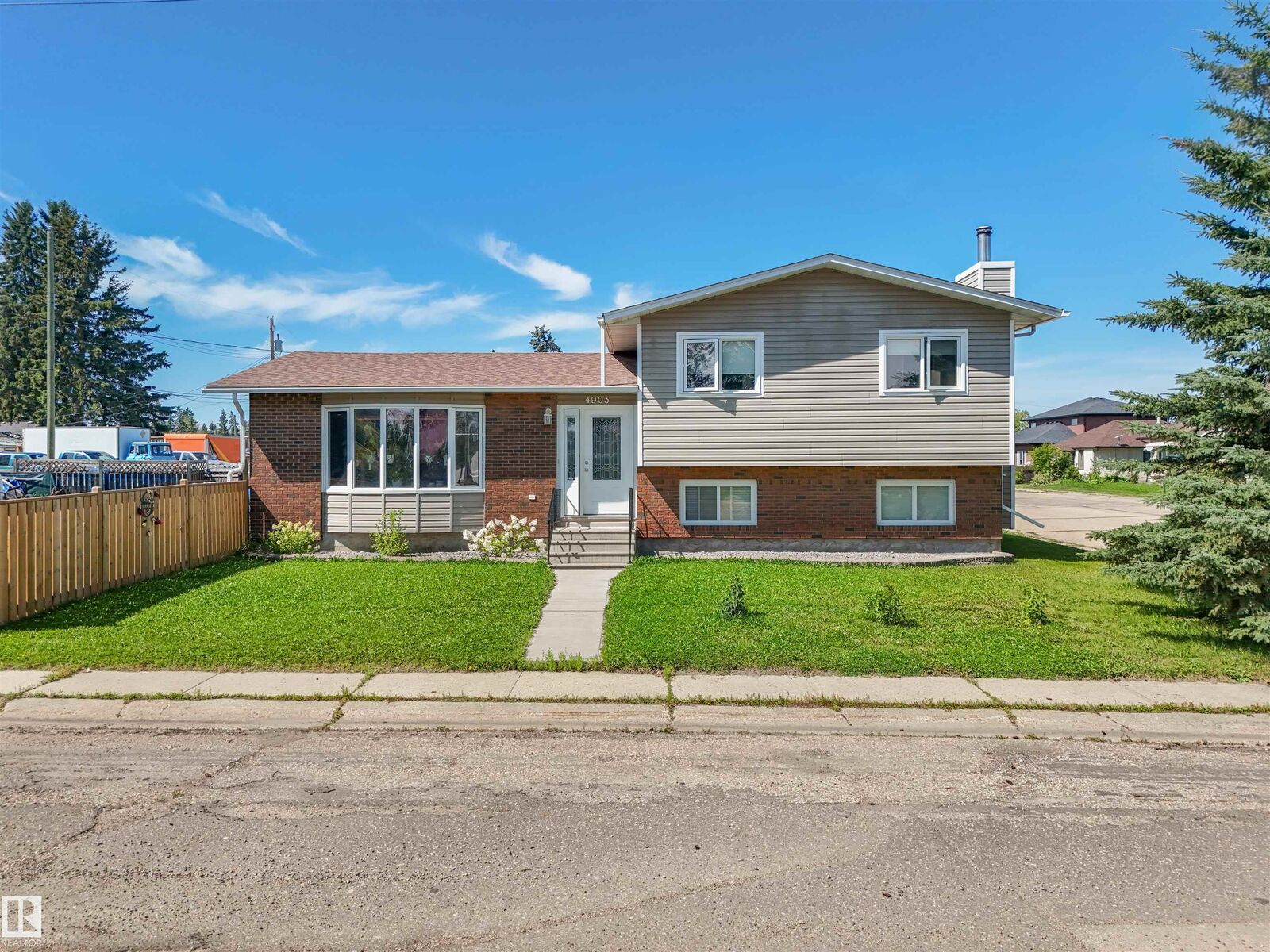 Property Photo:  4903 52 Avenue  AB T0E 0T0 