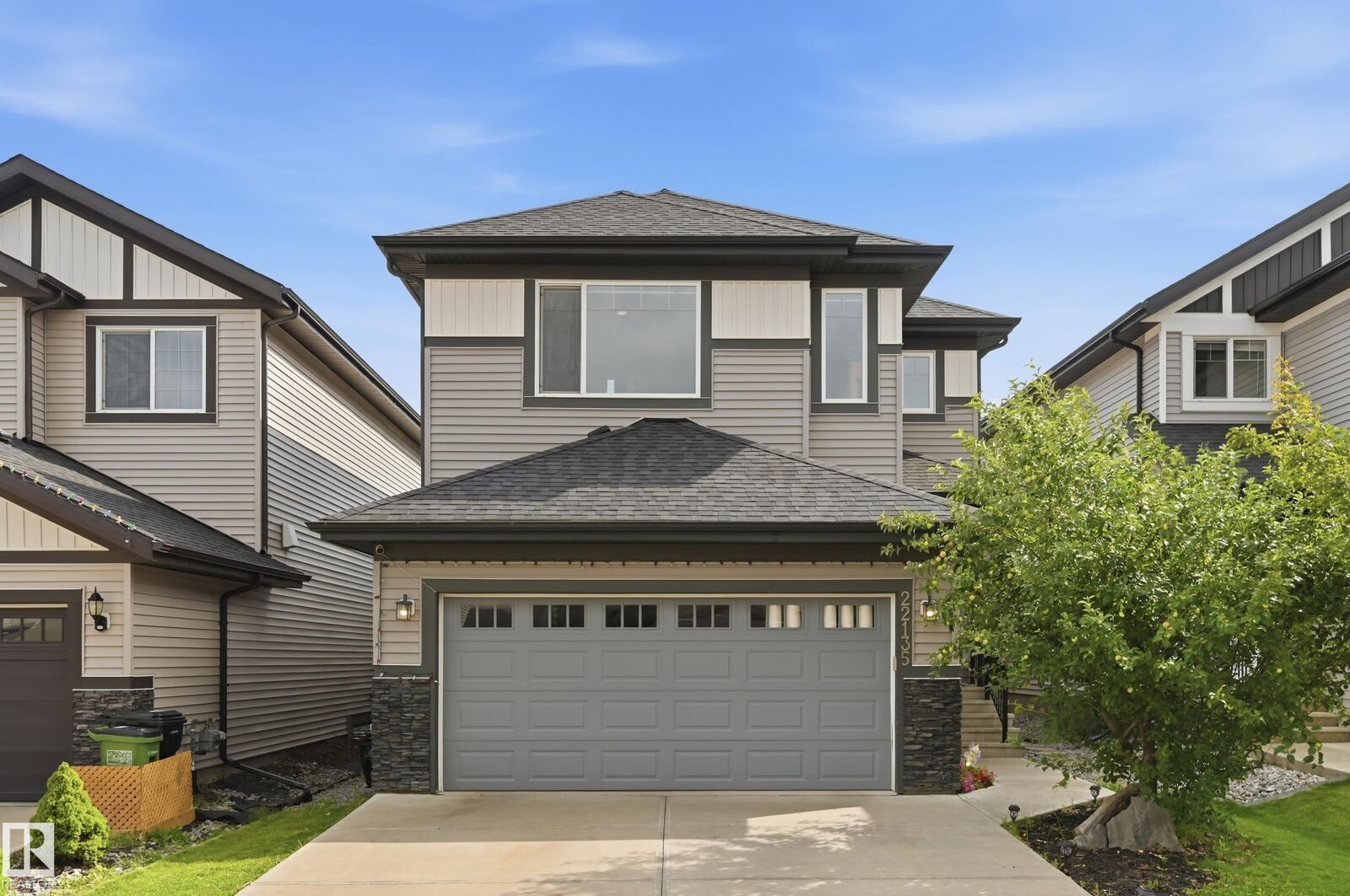 Property Photo: 22135 96 Avenue NW AB T5T 7E5