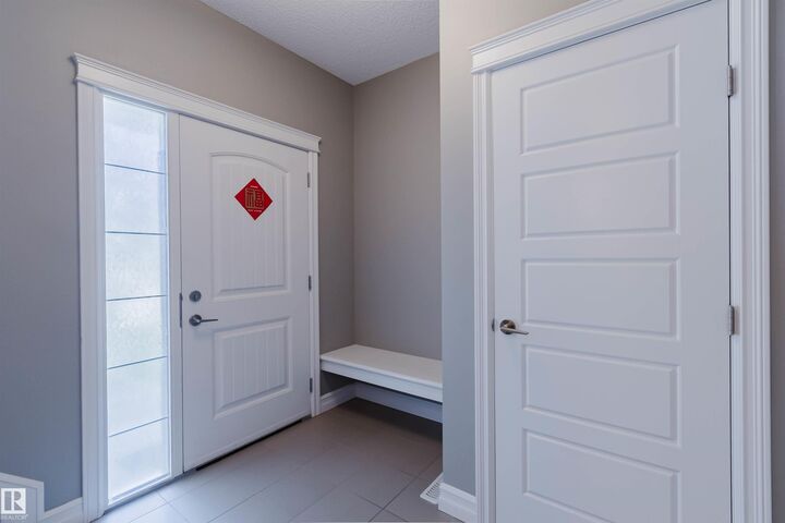 Property Photo:  15839 10 Avenue SW  AB T6W 2H2 