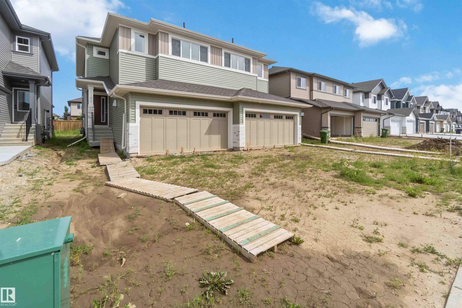 Property Photo: 1190 South Creek Wynd AB T7Z 0P5