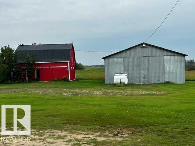 Property Photo: 191073 Twp 545 Road AB T0B 2R0