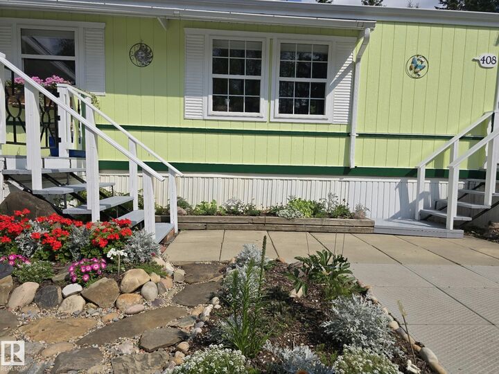 Property Photo: 408 3 Street AB T0C 2X0