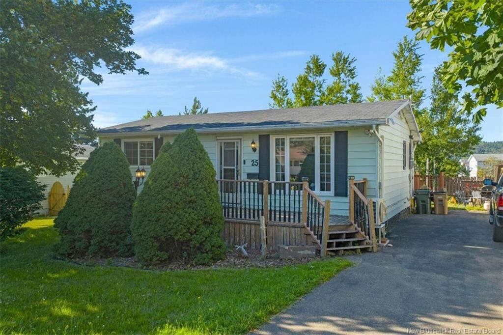 Property Photo:  25 Parkhill Drive  NB E2J 2V3 