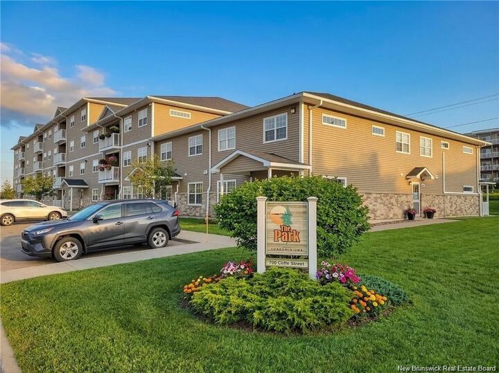 Property Photo:  700 Cliffe Street 407  NB E3A 5V2 