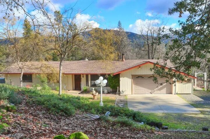 Property Photo:  5909 Evergreen  CA 95338 