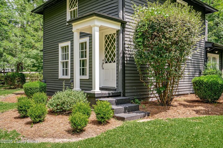 Property Photo:  1307 Glenbrook Rd  KY 40223 