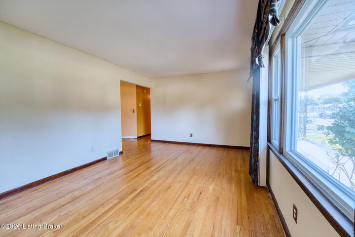 Property Photo: 2300 Quinn Dr KY 40216