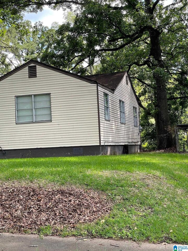 Property Photo: 521 Osceola Circle AL 35064