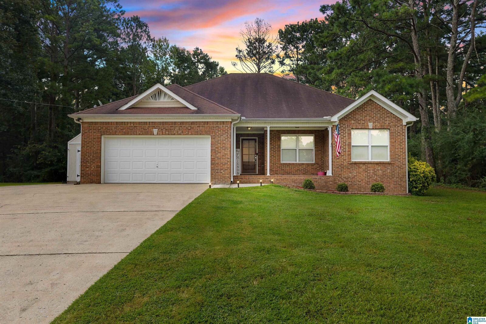Property Photo:  219 Westridge Drive  AL 35172 