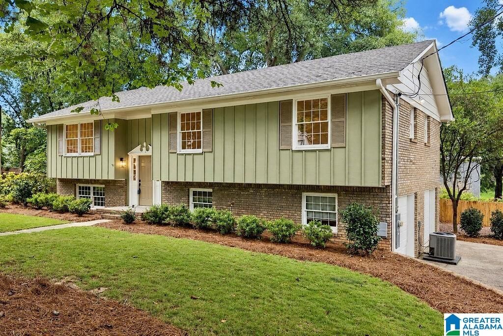Property Photo: 2065 Woodmeadow Circle AL 35216