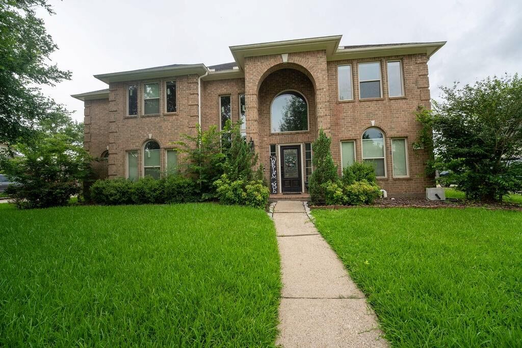 Property Photo: 2006 Pebble Lane TX 77546
