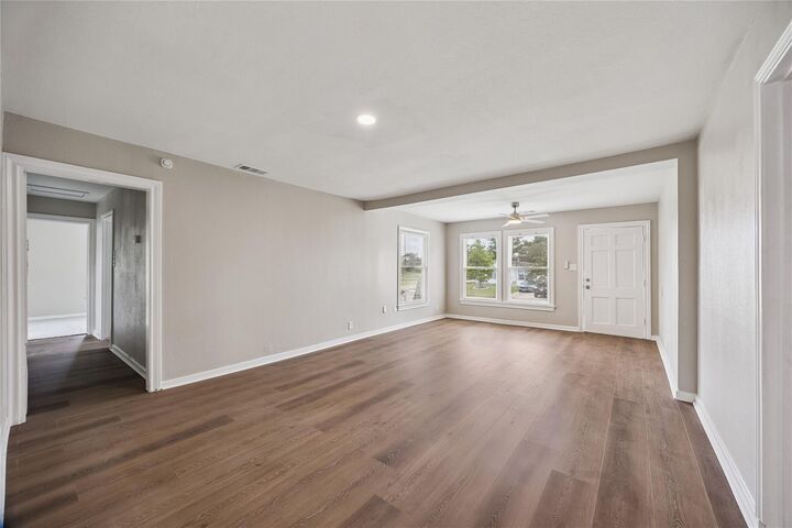 Property Photo:  613 Winding Way Street  TX 77566 