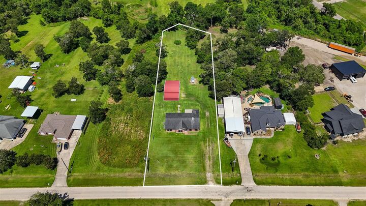Property Photo:  1102 Spring Branch Drive  TX 77523 