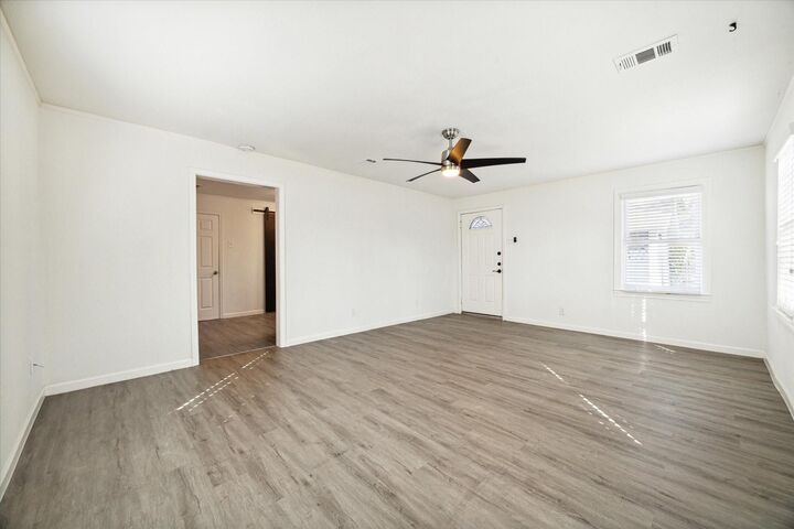 Property Photo: 1147 Du Barry Lane B TX 77018