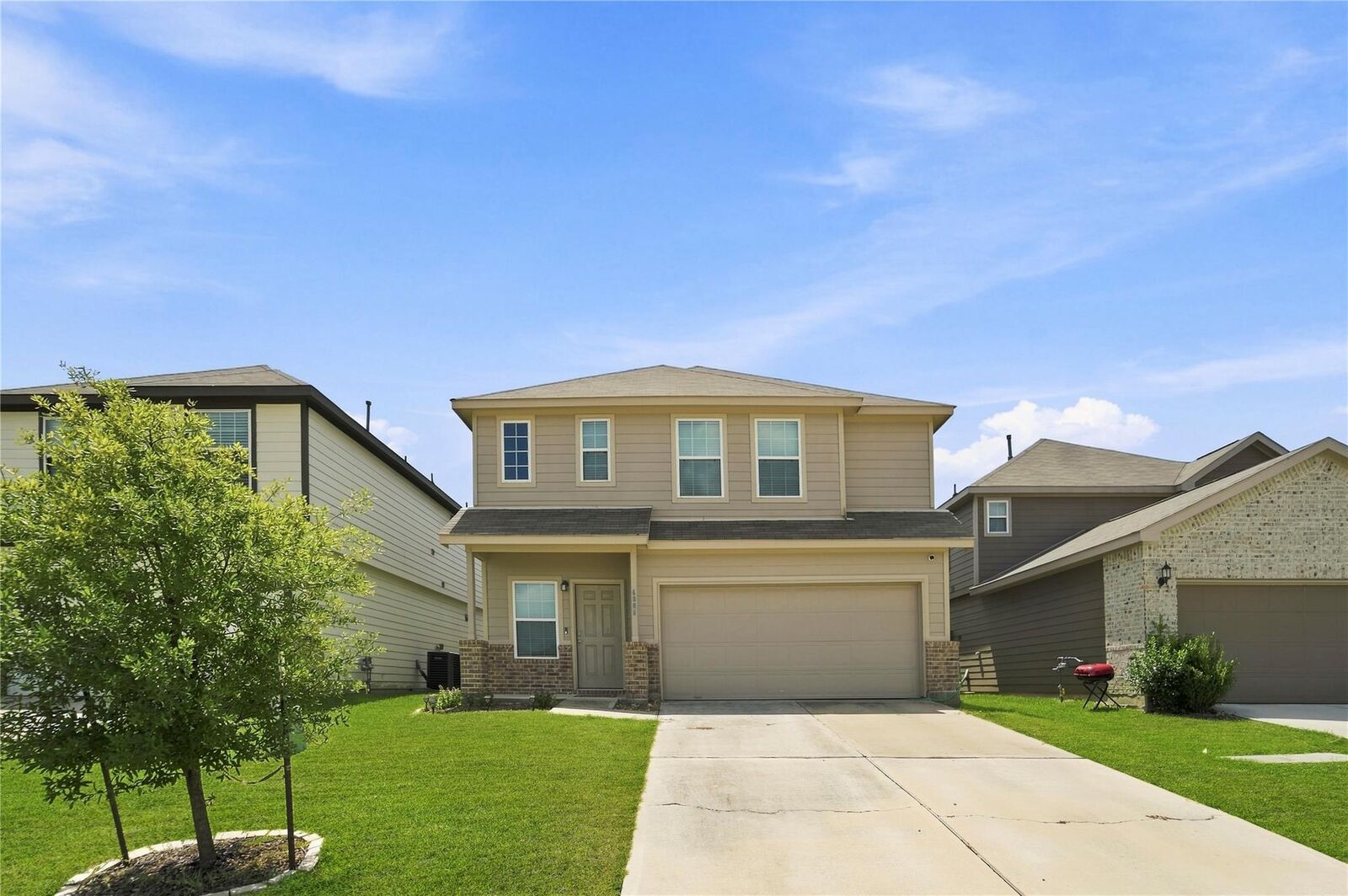 Property Photo: 4906 Purple Wisteria Lane TX 77373