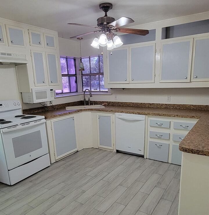 Property Photo: 17308 Valley Lane TX 77306