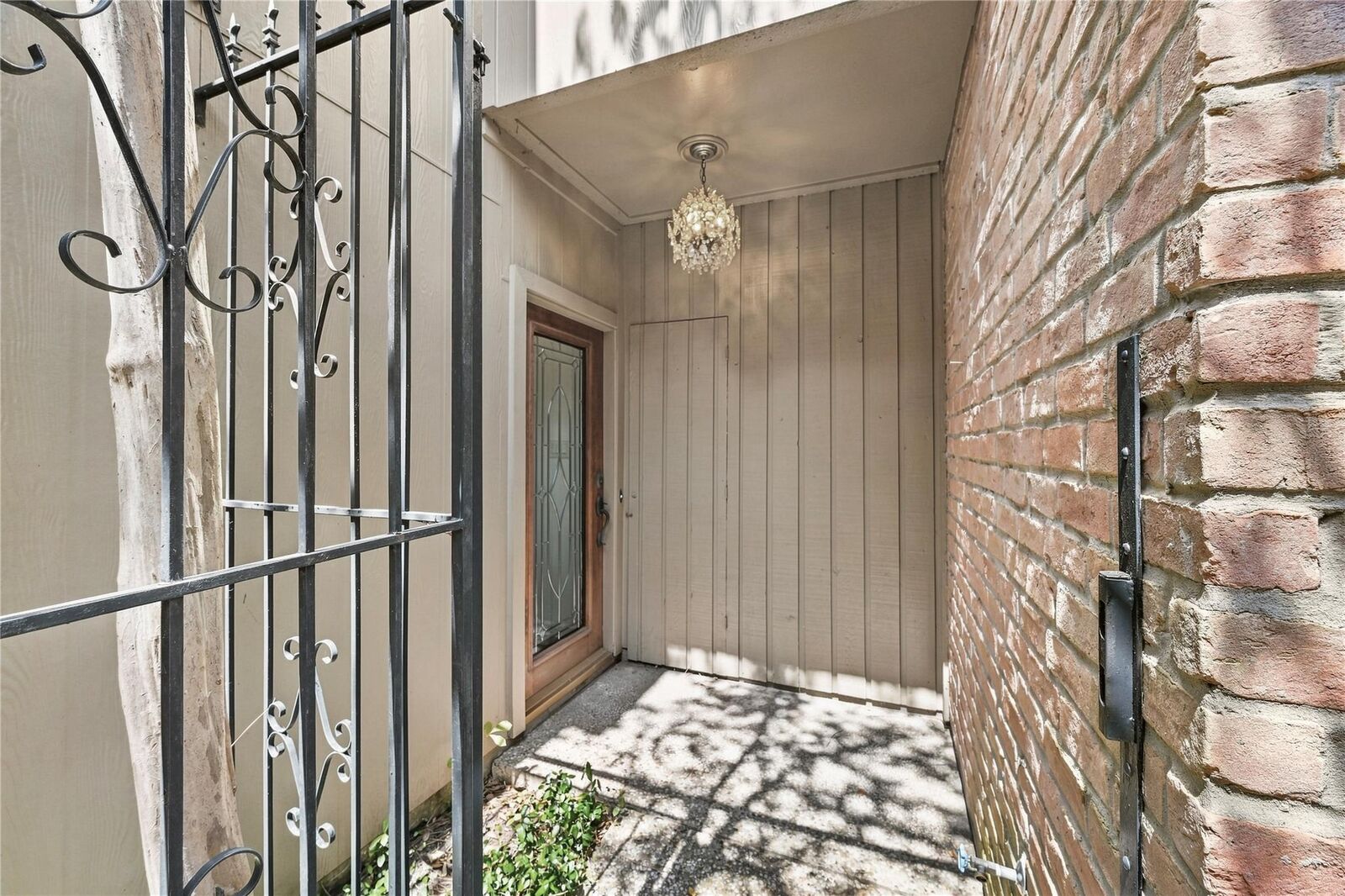 Property Photo: 9400 Doliver Drive 16 TX 77063