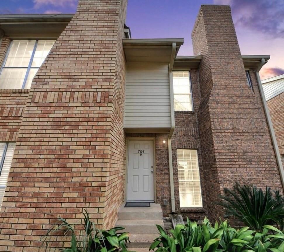 Property Photo:  3600 Jeanetta Street 704  TX 77063 