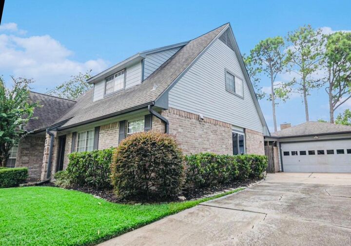 Property Photo:  15014 Hollydale Drive  TX 77062 