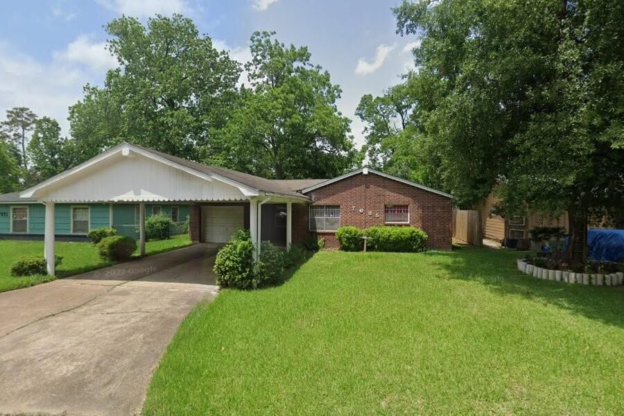 Property Photo: 7635 Claiborne Street TX 77016