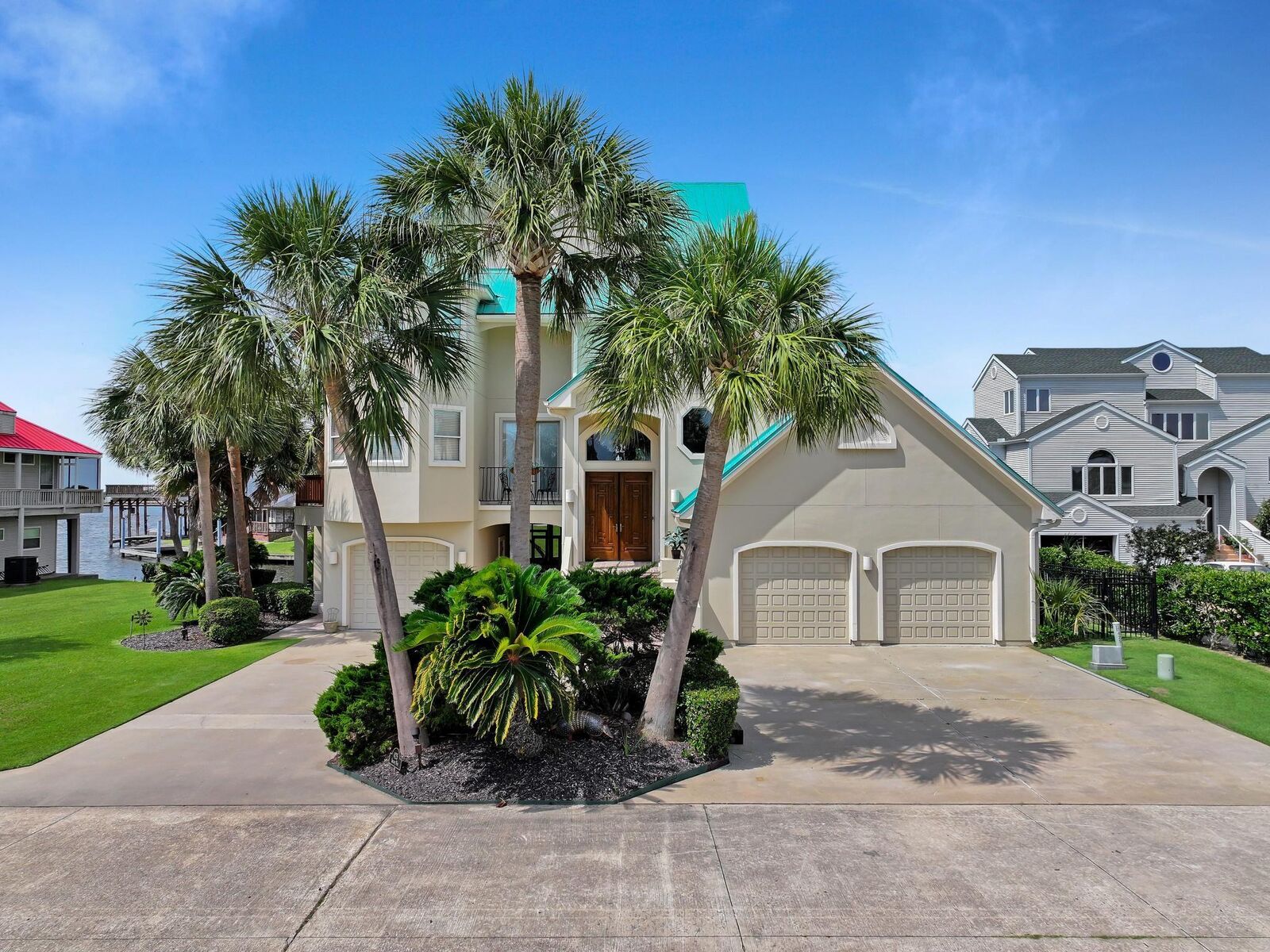 Property Photo:  425 Island Way  TX 77640 