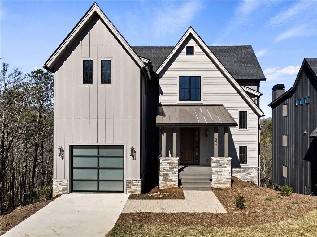 Property Photo:  353 Calico Court  NC 28607 