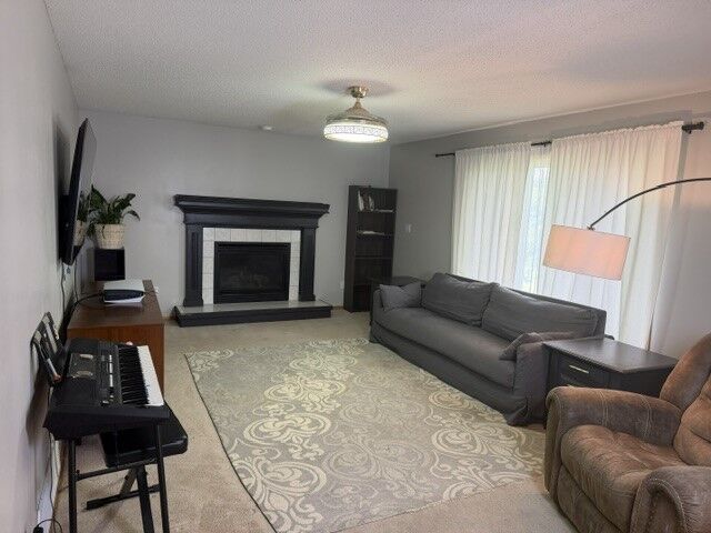 Property Photo:  5147 69th Street  IA 50322 