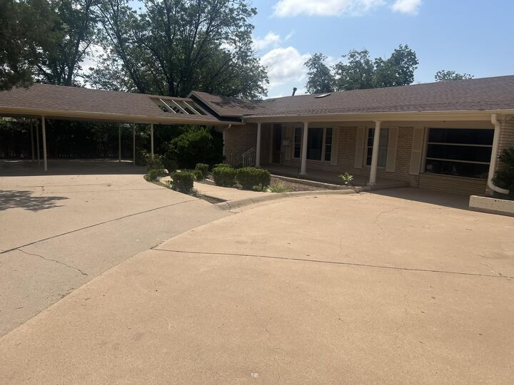 Property Photo: 3610 Avenue V TX 79549